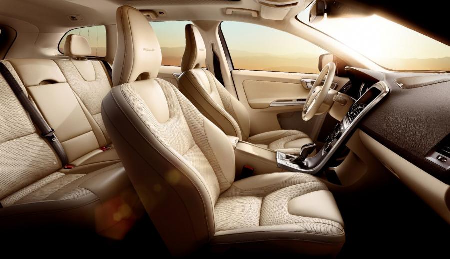 Volvo XC60 Inscription 2012 года  (фото 5 из 6)